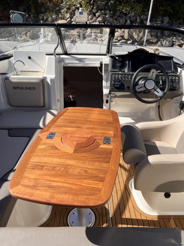 Bayliner VR5
