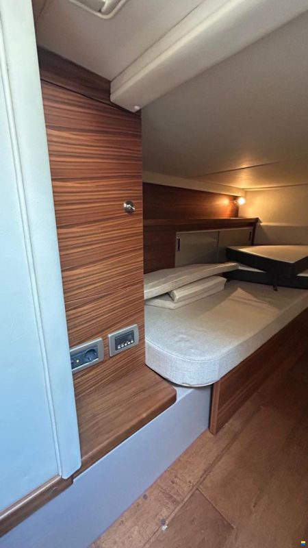 Sea Ray Sundancer 320