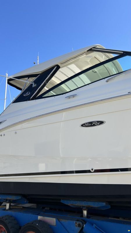 Sea Ray Sundancer 320