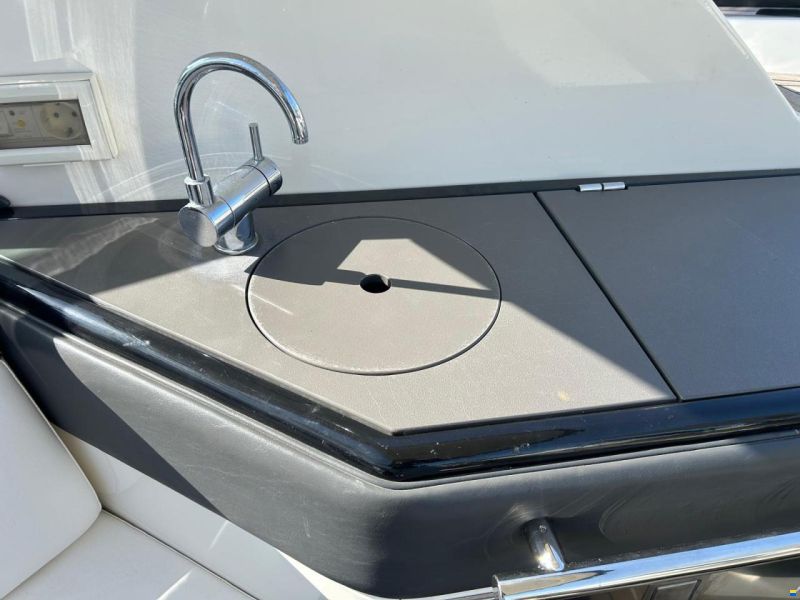 Sea Ray Sundancer 320
