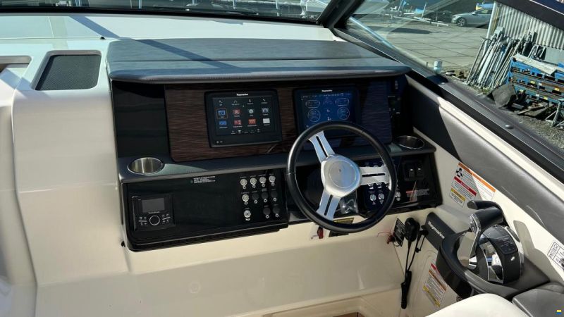 Sea Ray Sundancer 320