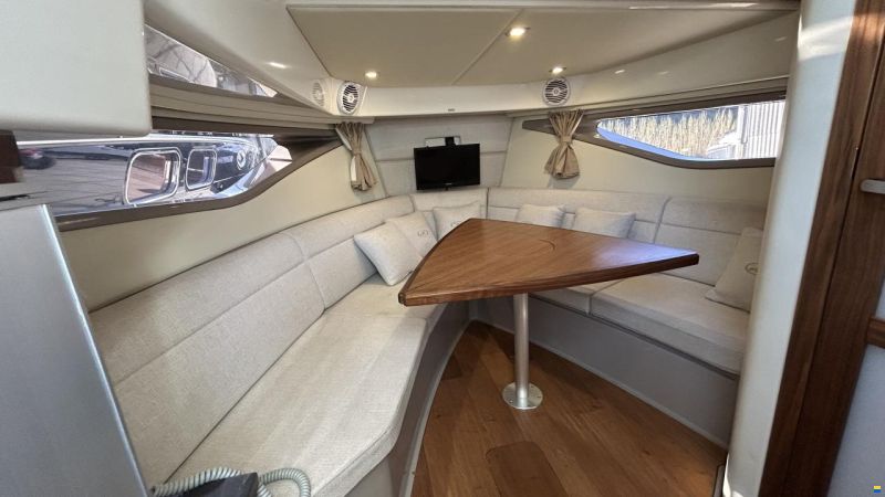 Sea Ray Sundancer 320
