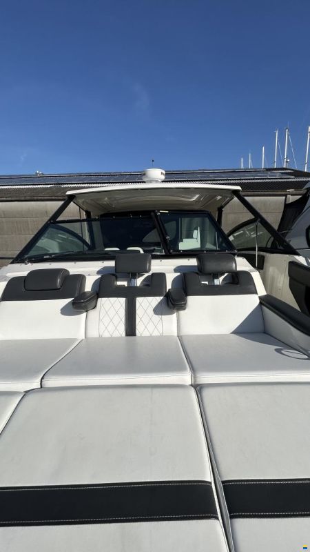 Sea Ray Sundancer 320