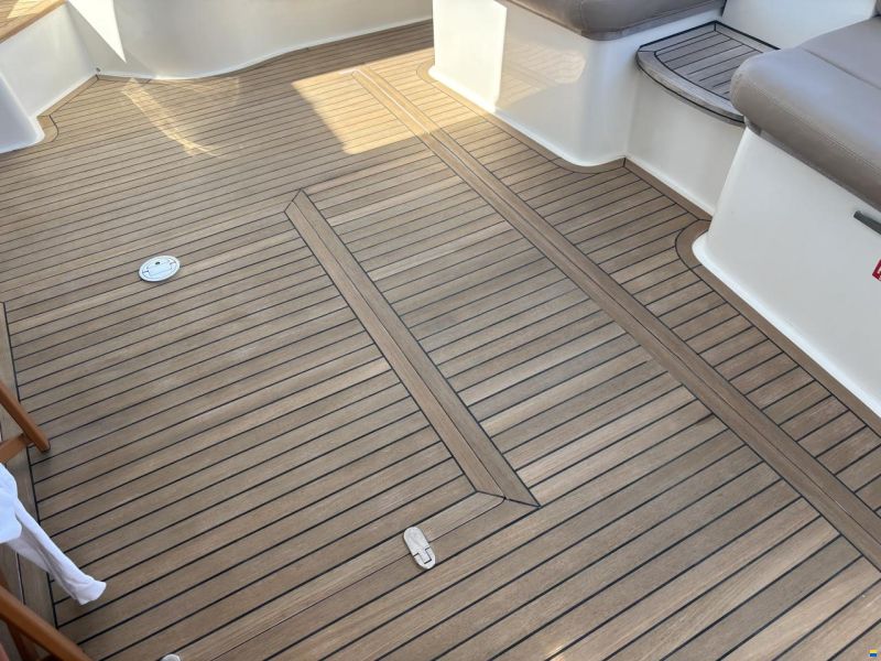 Ferretti 460