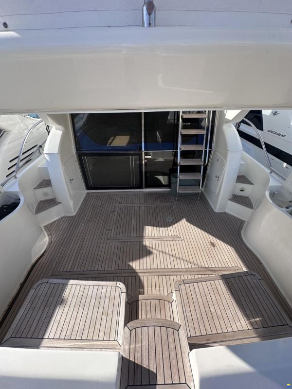 Ferretti 460