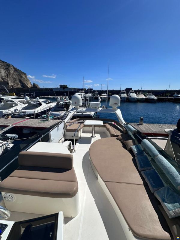 Ferretti 460