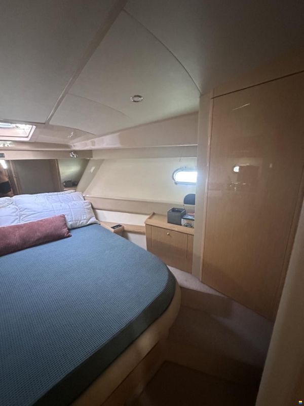 Ferretti 460