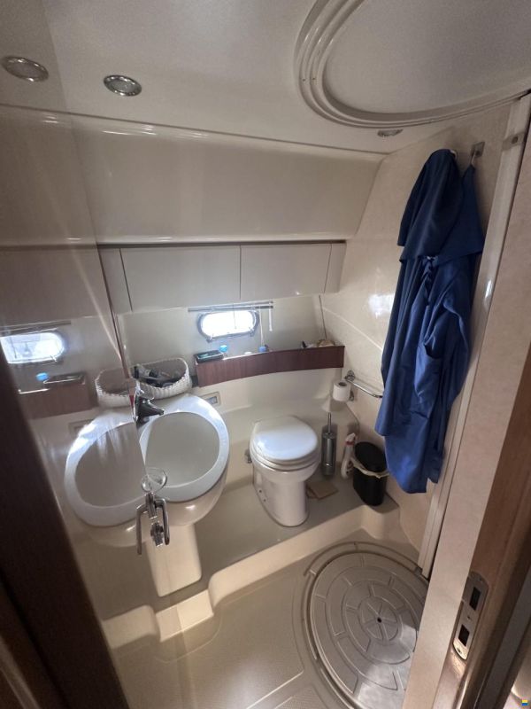 Ferretti 460