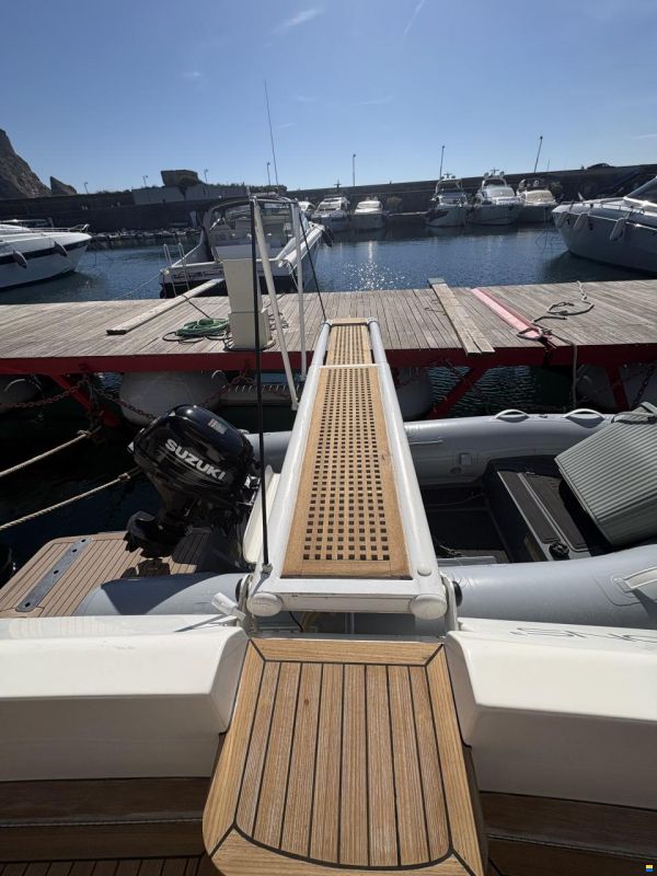 Ferretti 460