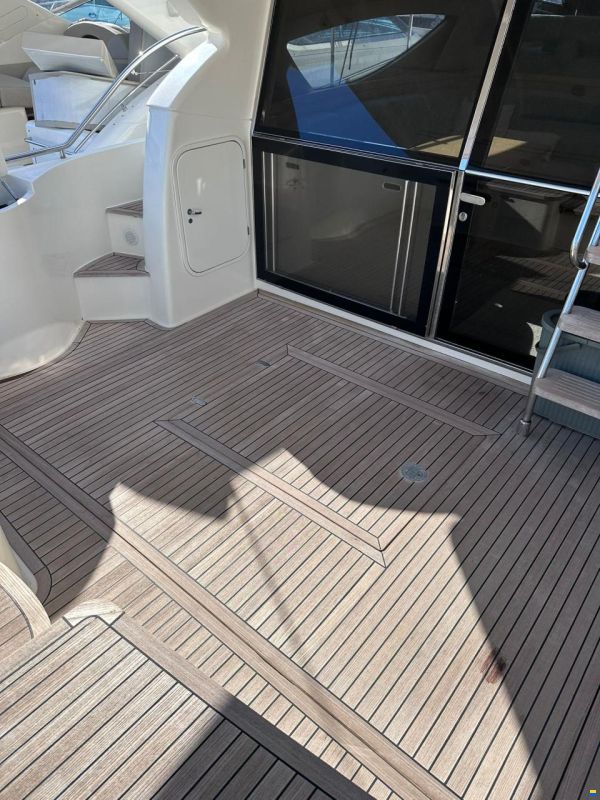 Ferretti 460