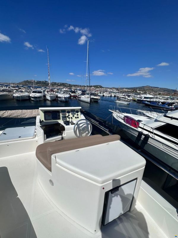 Ferretti 460