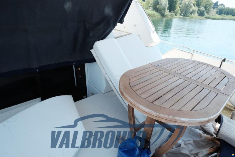 Carver Boat 400