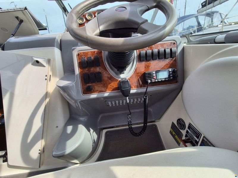 Bayliner 275