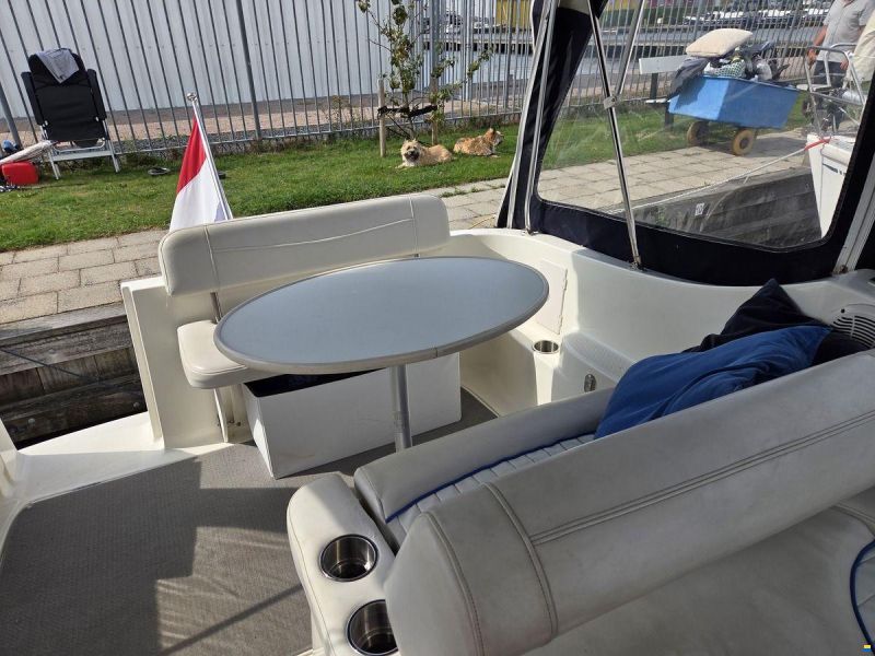 Bayliner 275