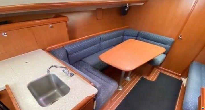 Hunter 33
