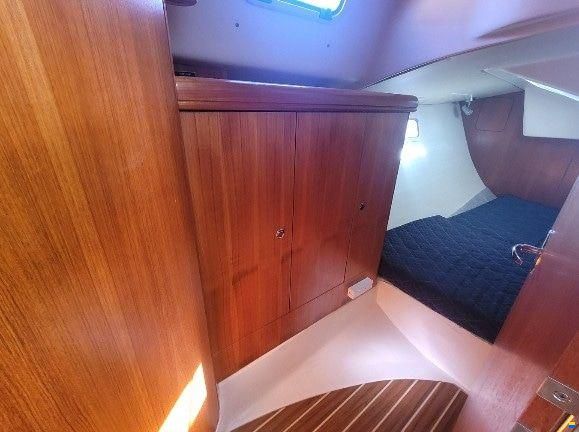 Hunter 33