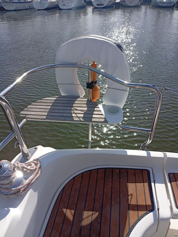 Hunter 33