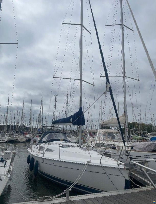 Hunter 33
