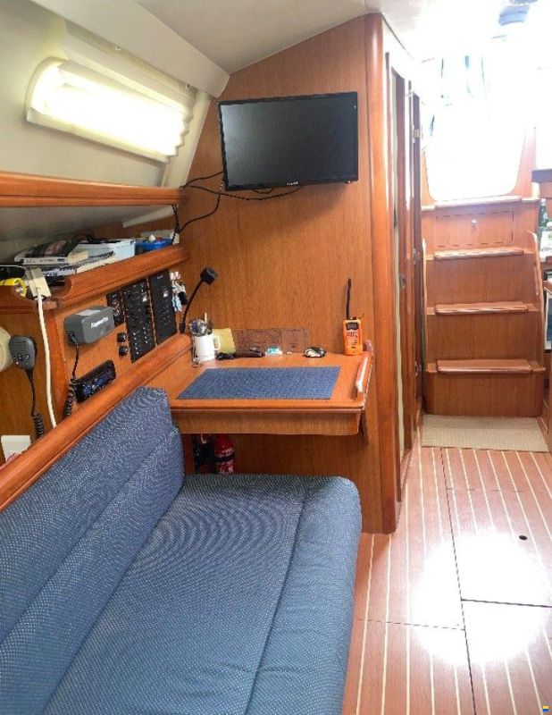 Hunter 33