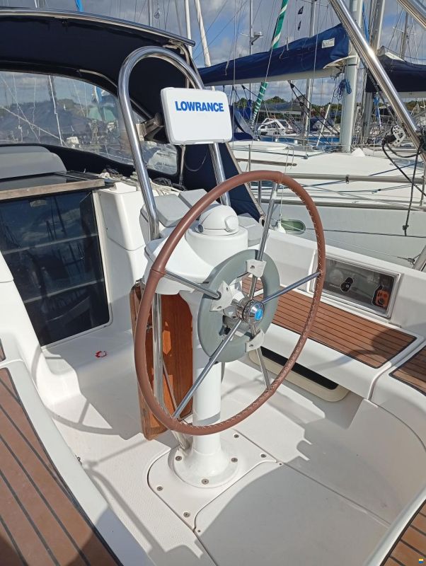 Hunter 33