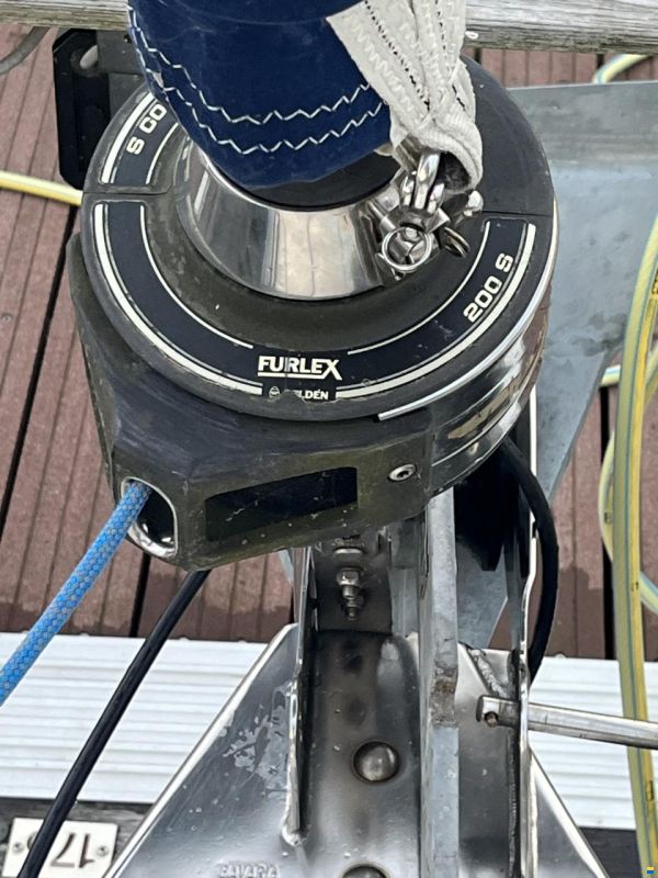 Bavaria 37-3