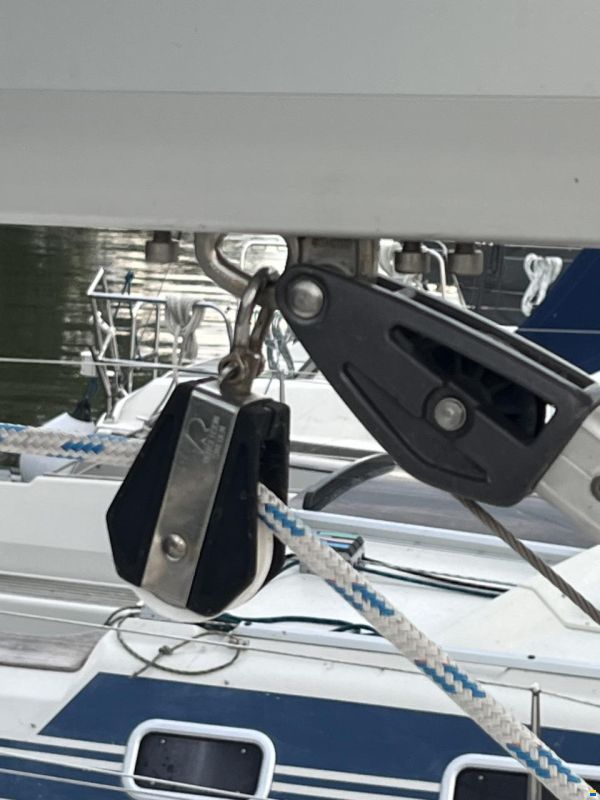 Bavaria 37-3