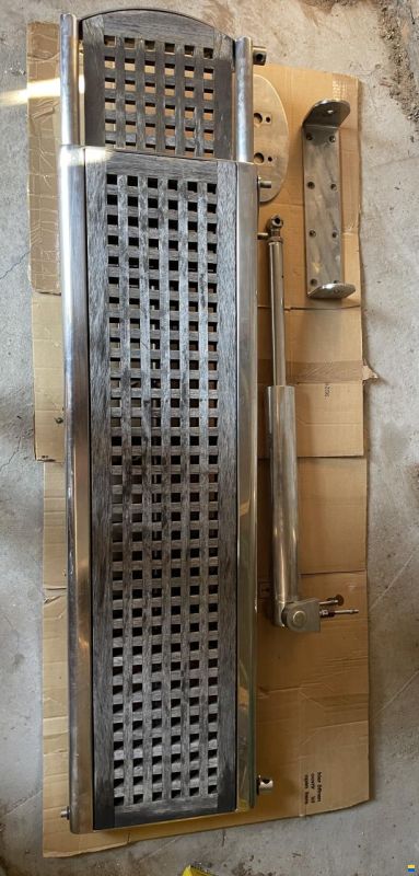 Opacmare hydraulic gangway