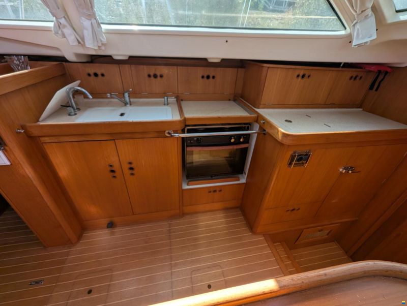 Wauquiez 40 pilot saloon
