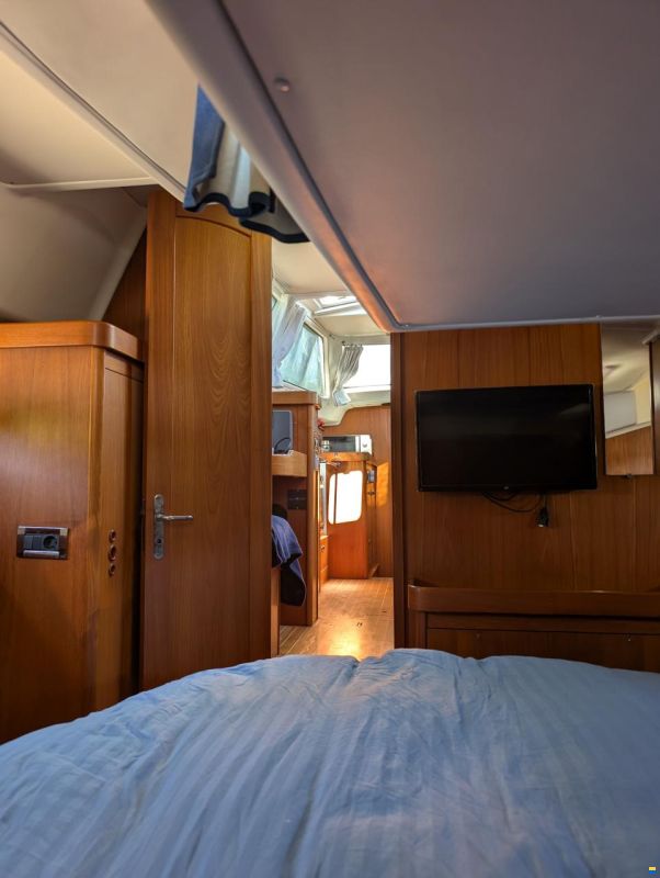 Wauquiez 40 pilot saloon