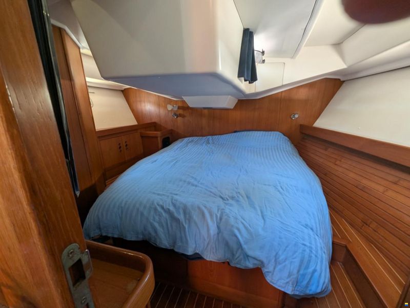 Wauquiez 40 pilot saloon