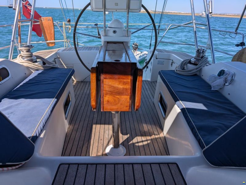 Wauquiez 40 pilot saloon