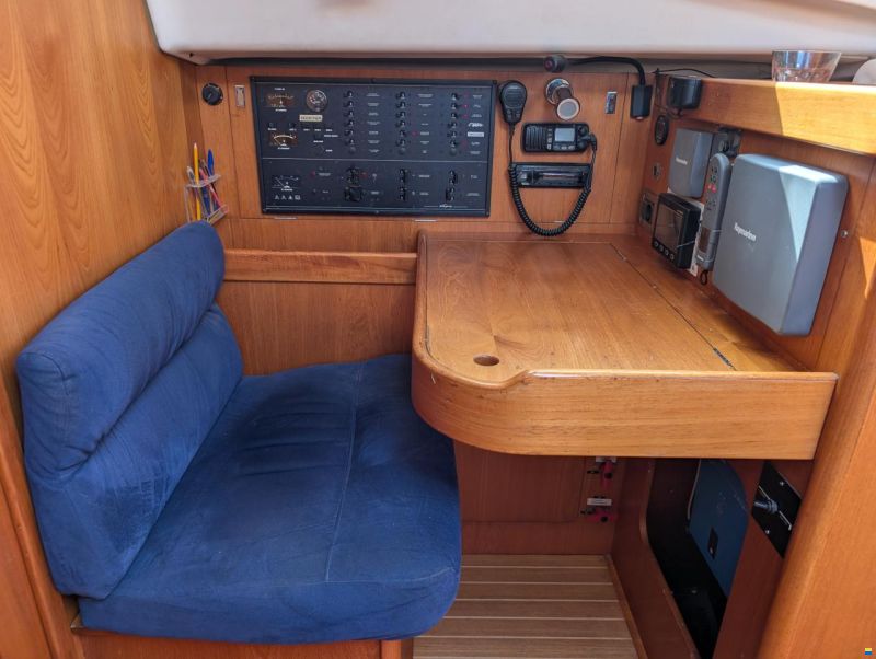 Wauquiez 40 pilot saloon