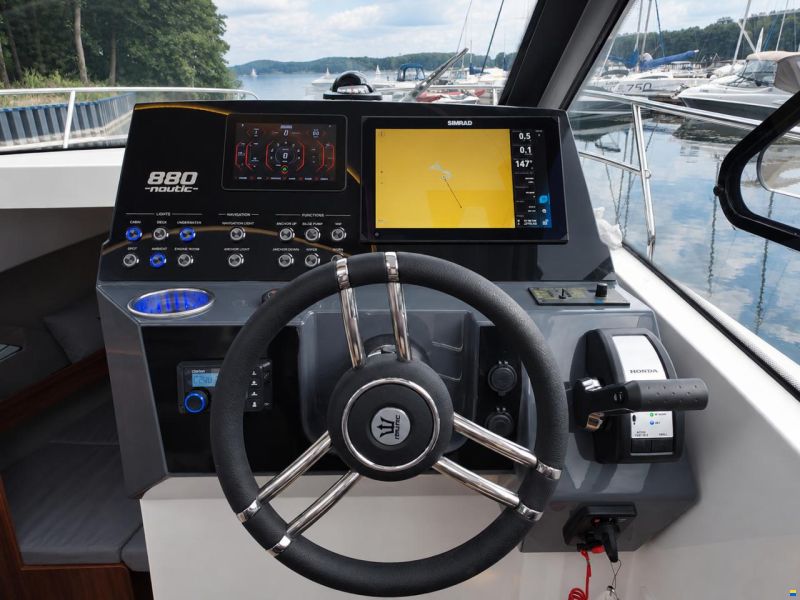 Nautic 880
