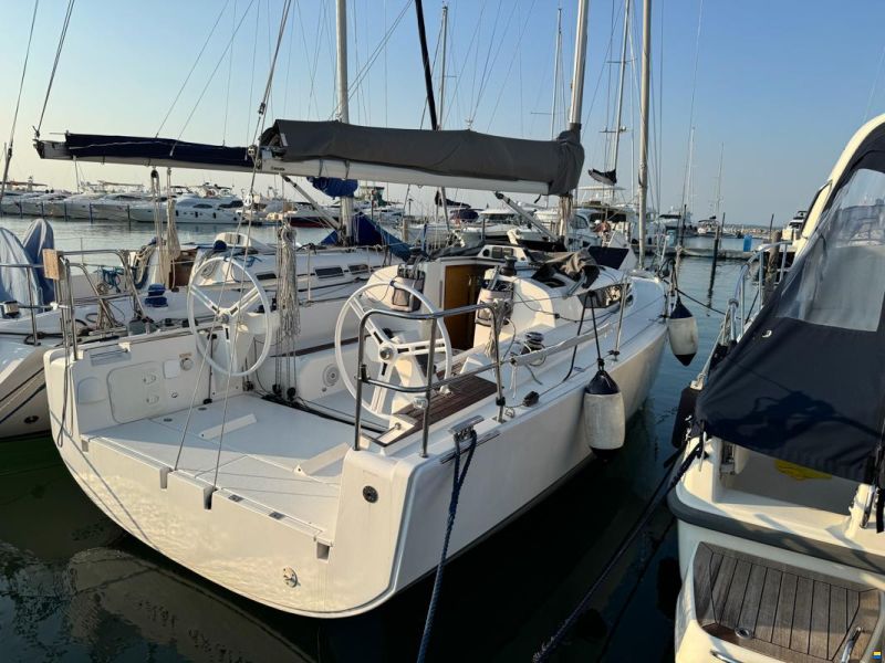 Elan 320