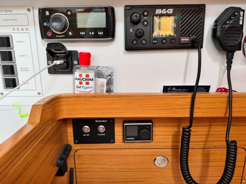 Elan 320