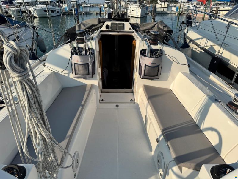 Elan 320