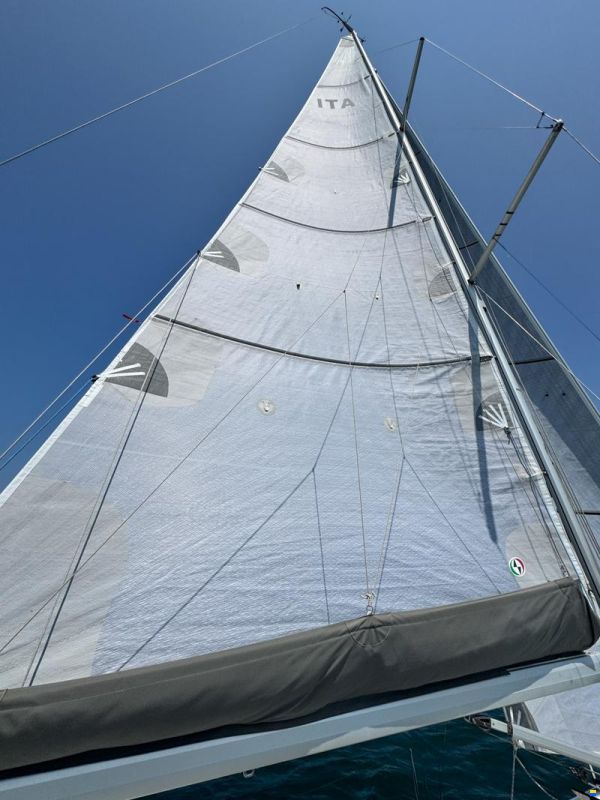 Elan 320