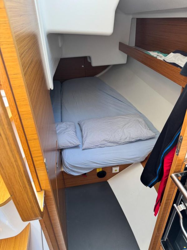 Elan 320