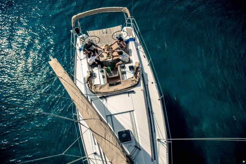 Dufour 380
