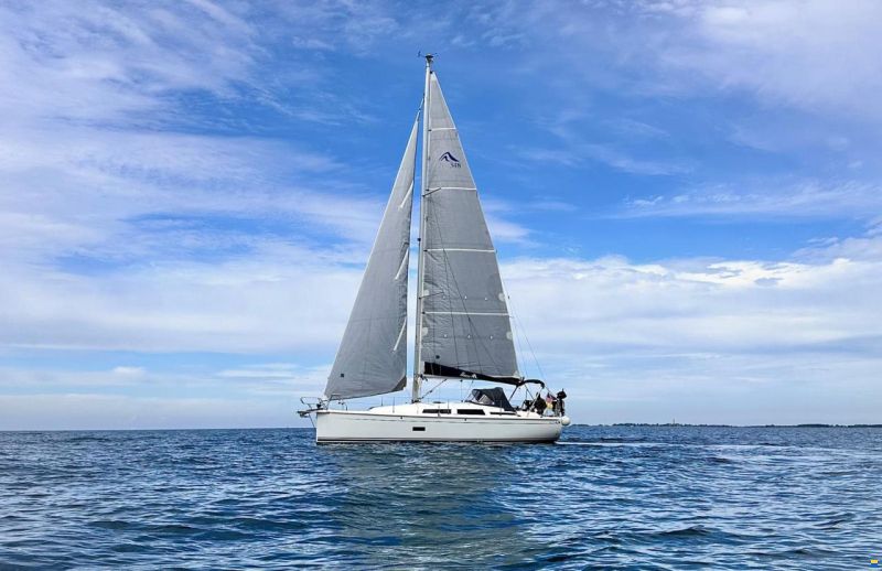 Hanse 348