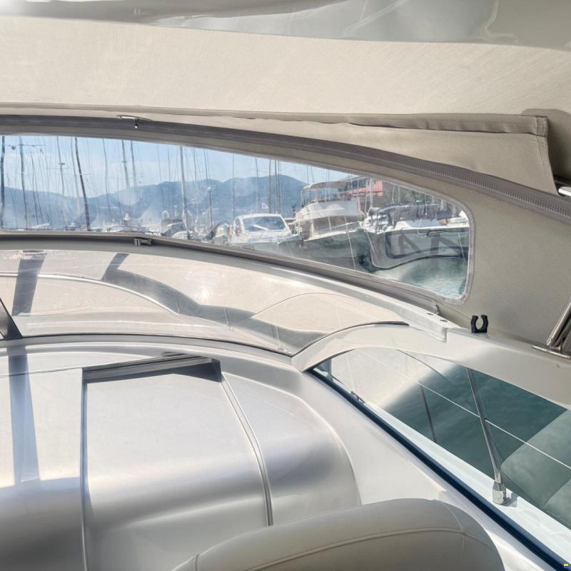 Pershing 37