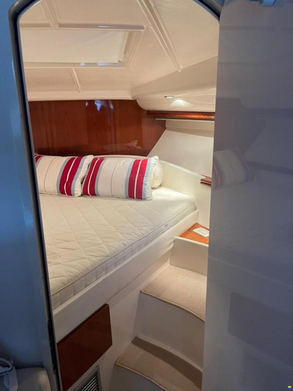Pershing 37