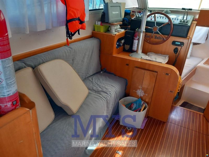 Cayman 30 Fly