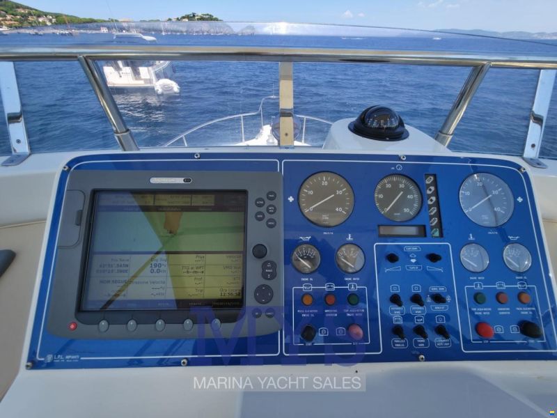 Cayman 30 Fly