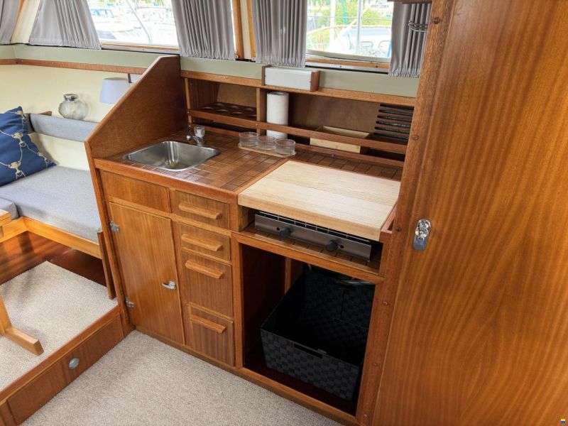 Coronet 27