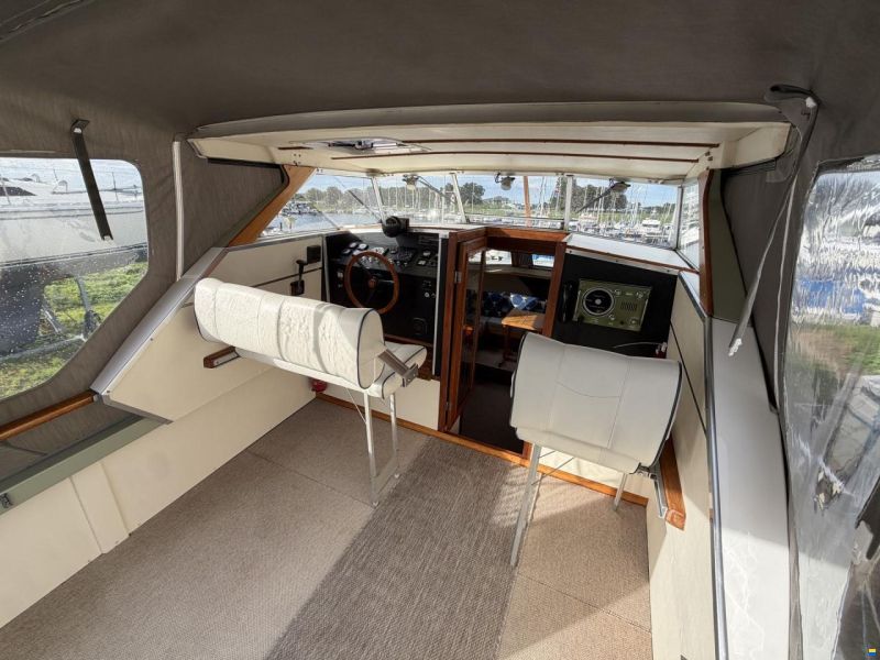 Coronet 27