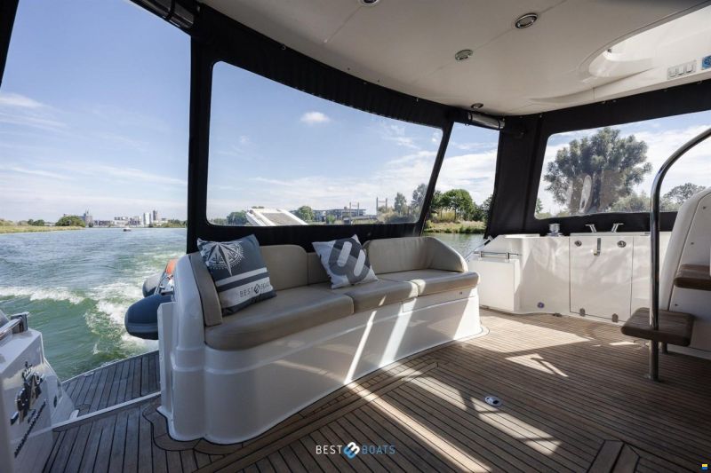 Fairline 58 Squadron