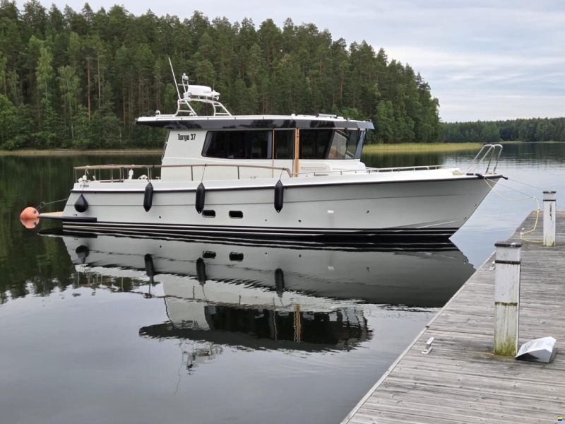 Targa 37+