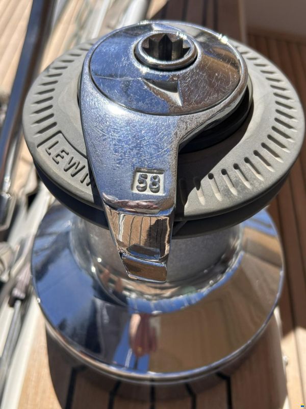Hallberg-Rassy HR 42F MK II