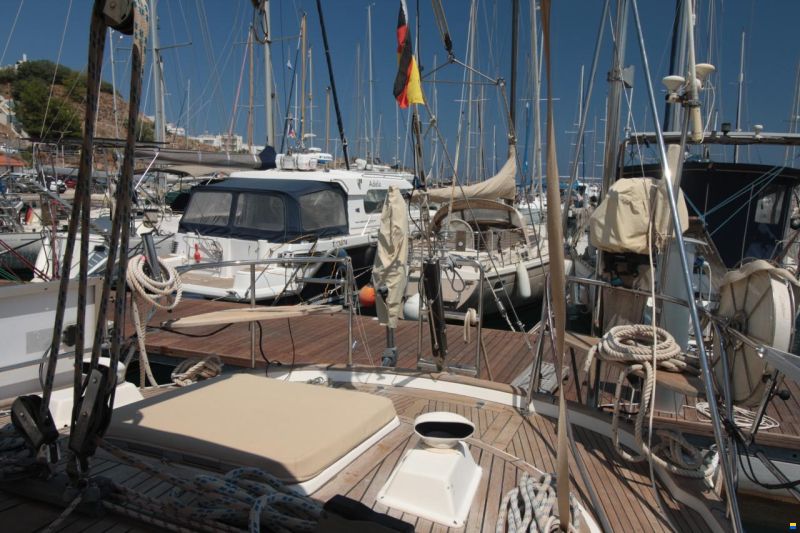 Hallberg-Rassy HR 42F MK II